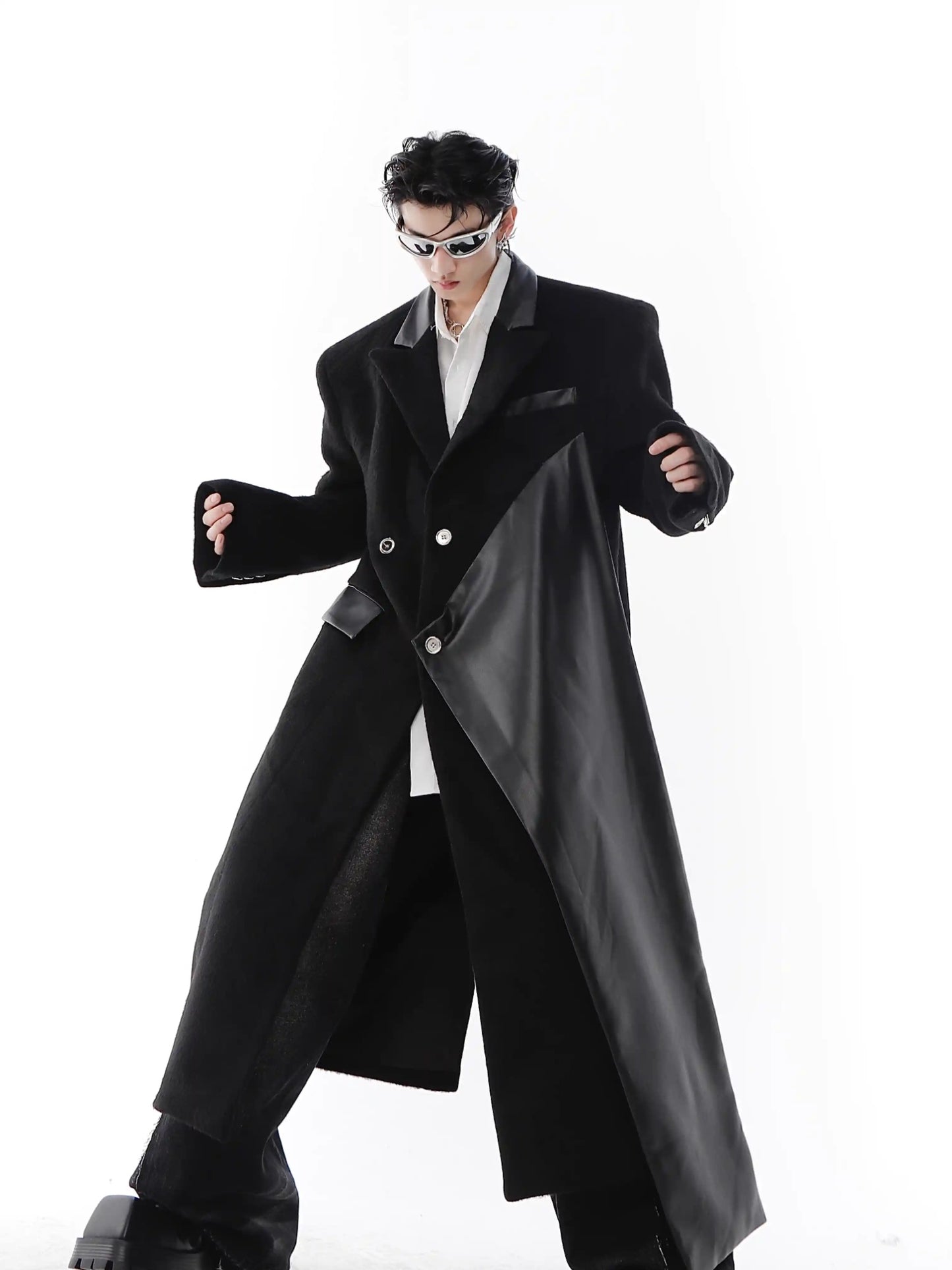 Padded Shoulder Woolen Coat PU Leather Stitching Design Long Trench Coat White Over The Knee