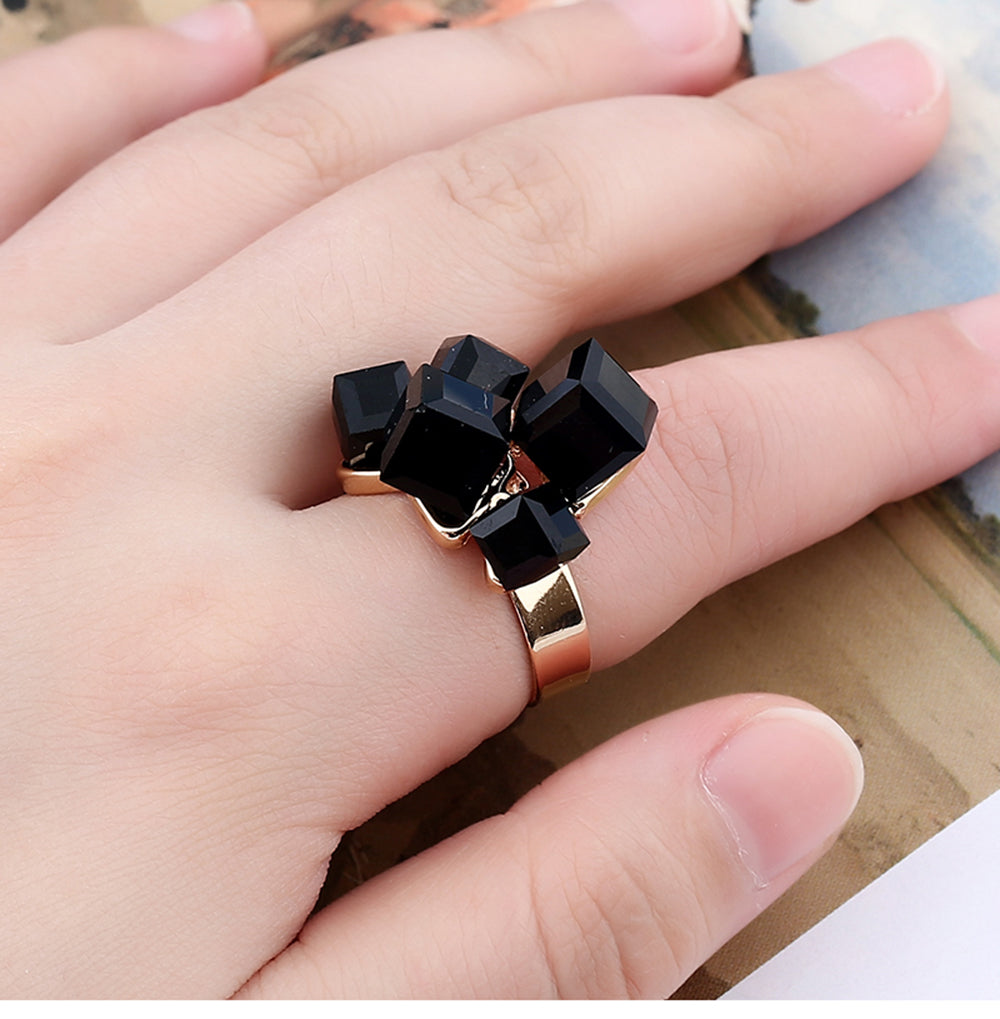 1PC Women's Fashion Statement Ring - Creative Elegant Magic 3D Cube Crystal-Embedded Index Finger Ring, Multi-Color Options, Perfect For Daily Wear & Gifting